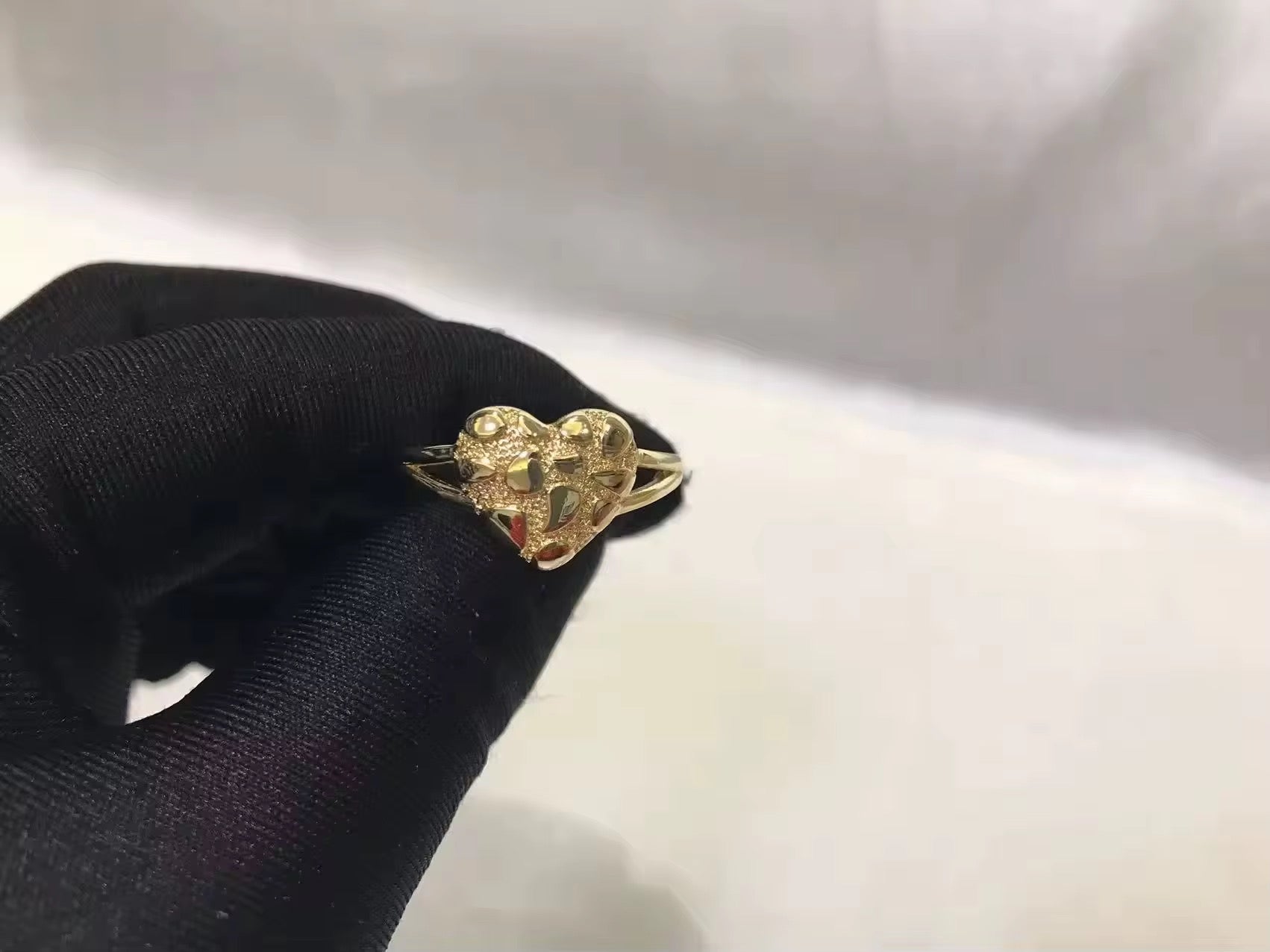 Nugget heart ring